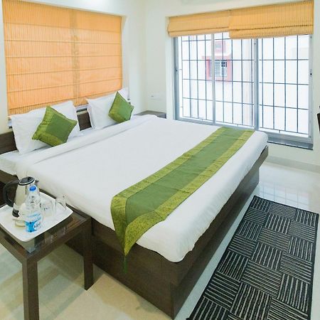 Treebo Trend Newtown Classic Kolkata Exterior photo