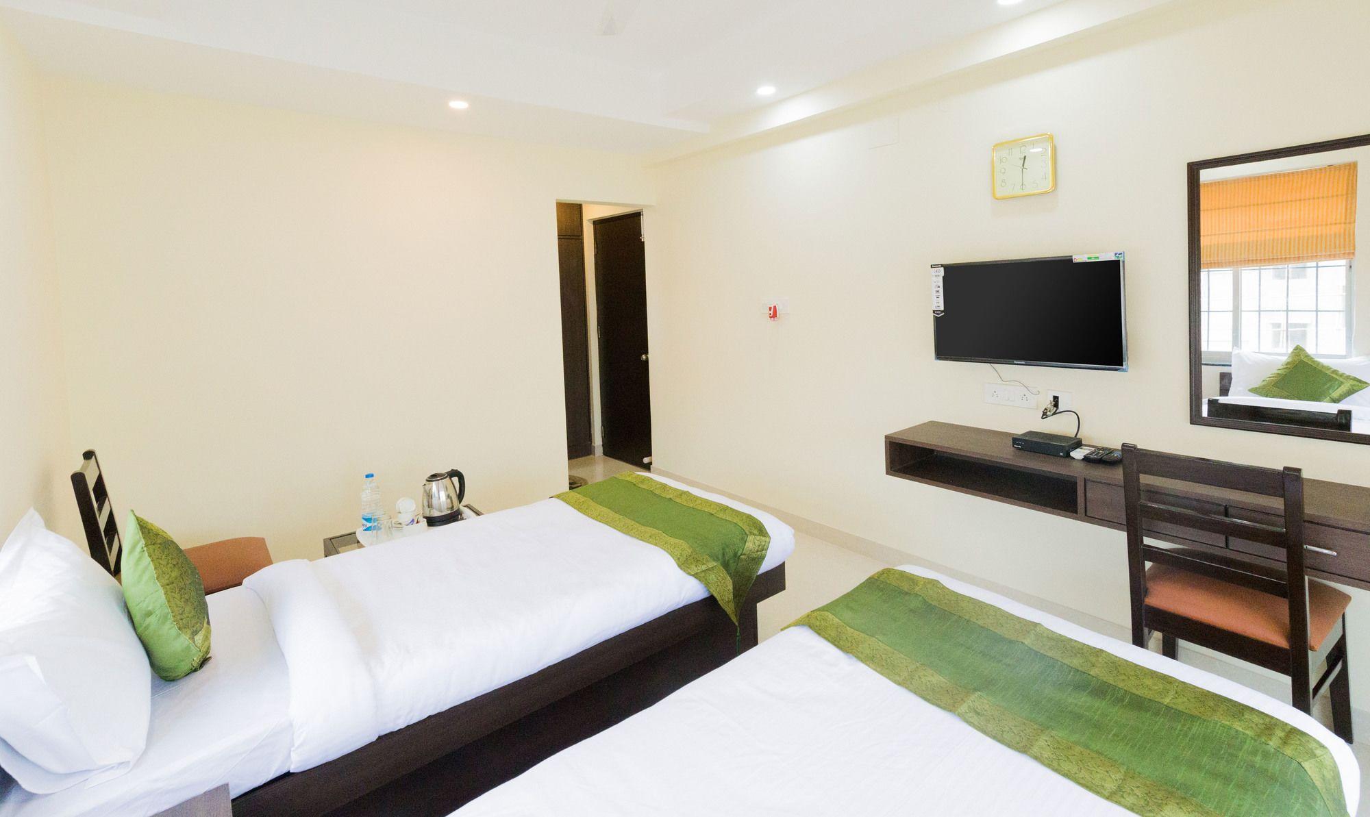 Treebo Trend Newtown Classic Kolkata Exterior photo
